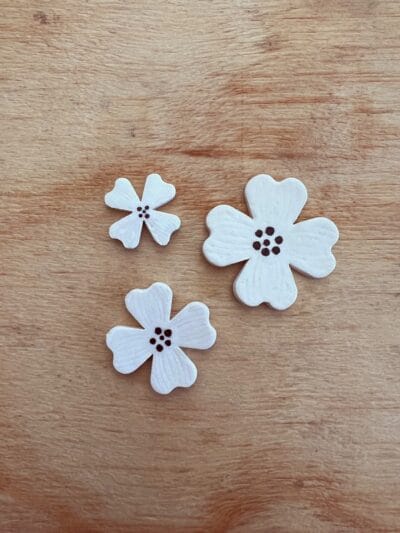 4 Leaf Flowers Various Colours (Set of 3)