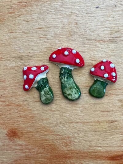 Set of 3 mushrooms various colors