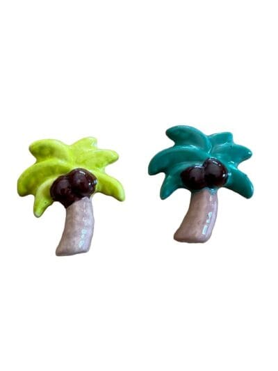 A set of 2 palm trees